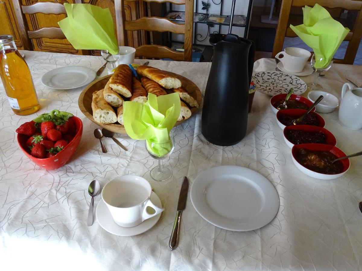 Bed and Breakfast Les Perrieres Saint-Germain-la-Ville Exterior foto